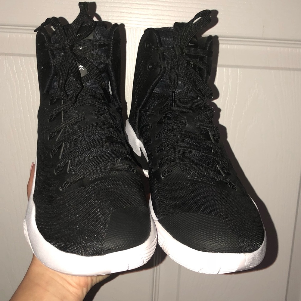 Brand new Nike hyperdunk shoes